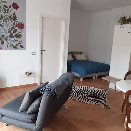 Vittadinisette Apartment Pavia Bagian luar foto