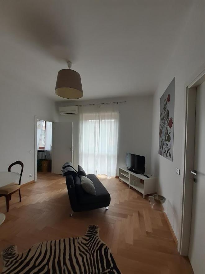 Vittadinisette Apartment Pavia Bagian luar foto